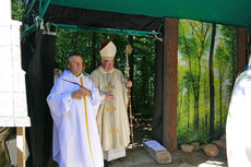 Festgottesdienst zum 1.000 Todestag des Heiligen Heimerads auf dem Hasunger Berg (Foto: Karl-Franz Thiede)